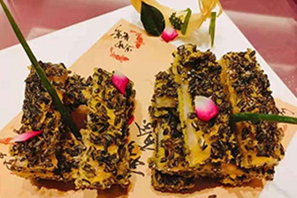 百花乌米小锅贴